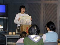 長岡高校平成10年卒の西川さんによる「米百俵」紙芝居